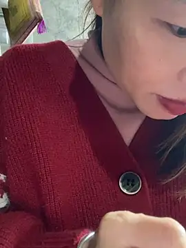 Snapshot of Laura8910 chatting on February 26, 2025, 6:19 am Laura8910 online show from February 26, 2025, 6:19 am