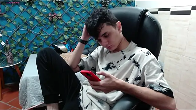 Snapshot of Waturox chatting on September 29, 2025, 7:30 pm Waturox online show from September 29, 2025, 7:30 pm