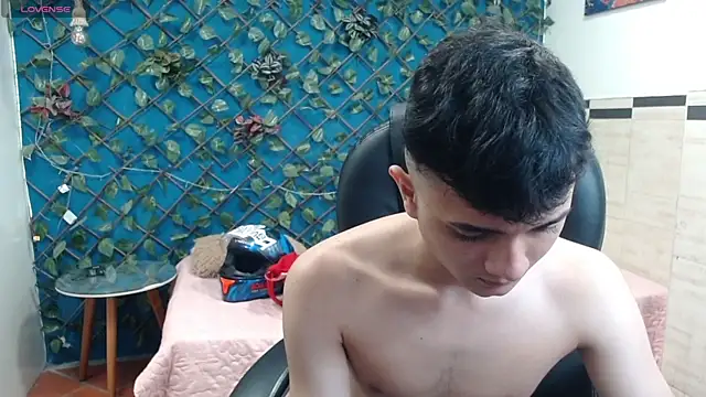 Waturox online show from November 14, 2025, 3:26 pm