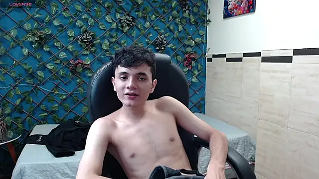 Snapshot of Waturox chatting on September 26, 2025, 7:21 pm Waturox online show from September 26, 2025, 7:21 pm