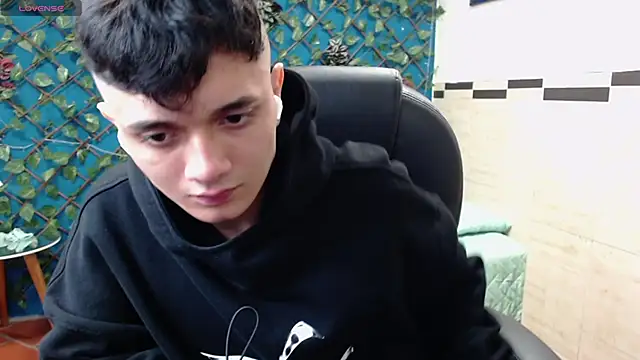 Waturox online show from February 15, 2025, 7:06 pm
