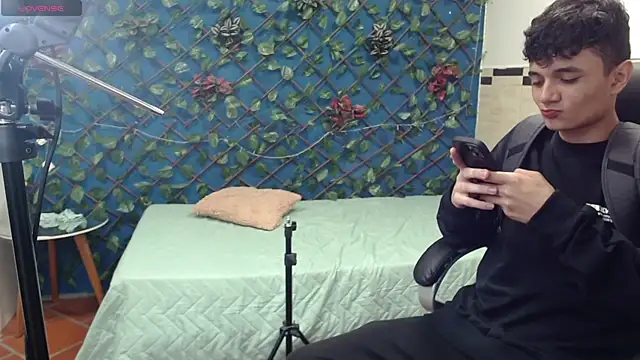 Waturox online show from February 15, 2025, 1:21 am