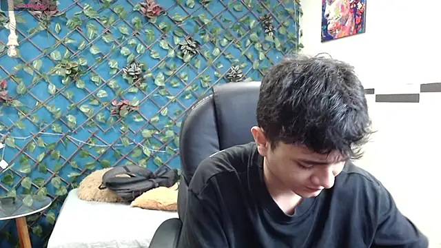 Snapshot of Waturox chatting on October 9, 2025, 7:14 pm Waturox online show from October 9, 2025, 7:14 pm