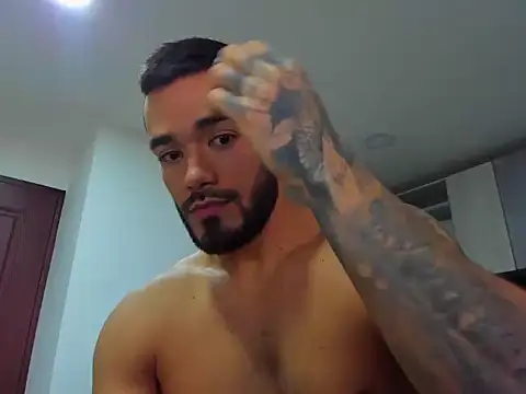 Snapshot of Alexander_Martines chatting on October 28, 2025, 10:20 pm Alexander Martines online show from October 28, 2025, 10:20 pm