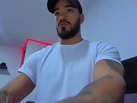 Snapshot of Alexander_Martines chatting on October 9, 2025, 11:05 pm Alexander Martines online show from October 9, 2025, 11:05 pm