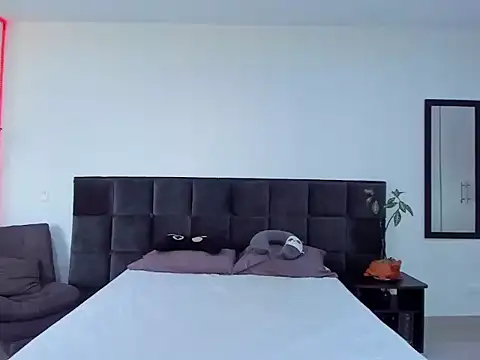 Snapshot of Alexander_Martines chatting on October 17, 2025, 9:05 pm Alexander Martines online show from October 17, 2025, 9:05 pm