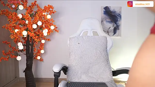 Snapshot of VictoriaHiill chatting on September 17, 2025, 7:49 pm VictoriaHiill online show from September 17, 2025, 7:49 pm