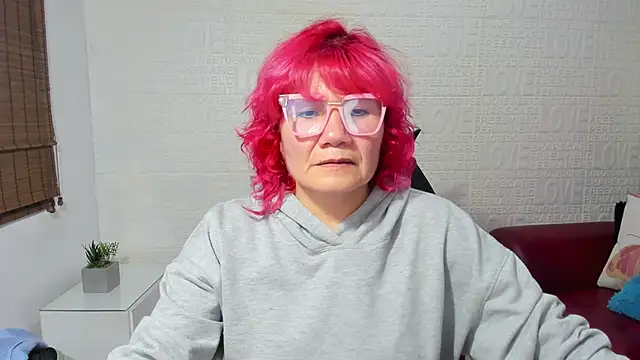 Salomeediaz  online show from March 18, 2025, 8:26 pm