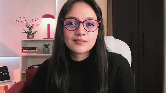 nahiapaws online show from April 16, 2026, 6:30 pm