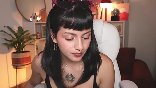 Snapshot of nahiapaws chatting on October 17, 2025, 7:48 pm nahiapaws online show from October 17, 2025, 7:48 pm