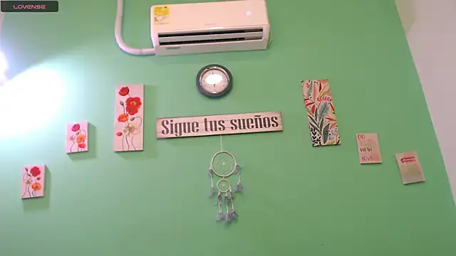 Snapshot of alisontitsmilk19 chatting on October 9, 2025, 12:33 am alisontitsmilk19 online show from October 9, 2025, 12:33 am