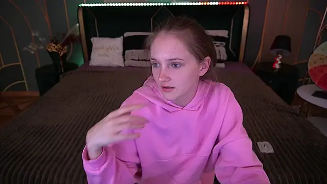 PamelaXX  online show from October 9, 2025, 8:53 pm