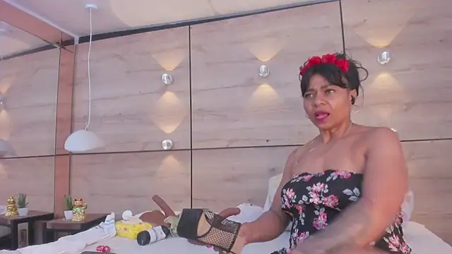 martina touss online show from November 29, 2025, 1:44 pm