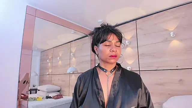 Snapshot of martina_touss chatting on October 24, 2025, 11:42 am martina touss online show from October 24, 2025, 11:42 am