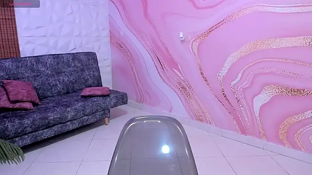 SaraaMills online show from March 13, 2025, 7:50 pm