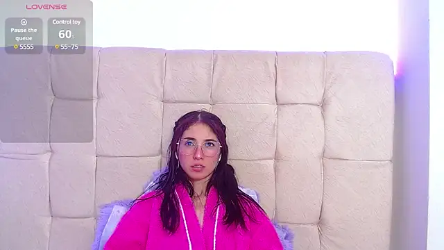 mildre303av online show from February 1, 2025, 10:26 am