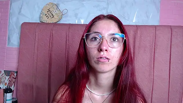 Snapshot of mildre303av chatting on October 26, 2025, 7:58 pm mildre303av online show from October 26, 2025, 7:58 pm