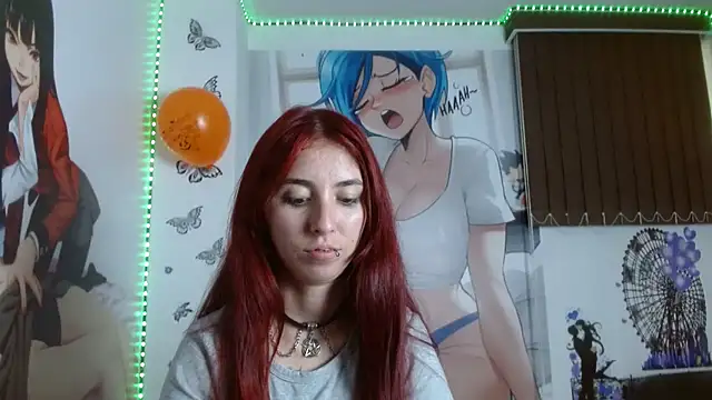 Snapshot of mildre303av chatting on October 16, 2025, 8:28 pm mildre303av online show from October 16, 2025, 8:28 pm