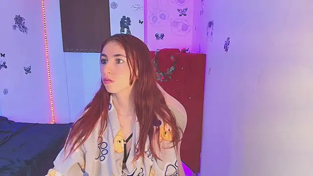 Snapshot of mildre303av chatting on October 13, 2025, 4:19 pm mildre303av online show from October 13, 2025, 4:19 pm