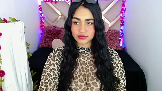 Snapshot of Charlotte_cute18 chatting on March 7, 2025, 6:57 am Charlotte cute18 online show from March 7, 2025, 6:57 am