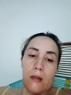 Snapshot of Isabel23zr chatting on April 19, 2026, 2:23 am Isabel23zr online show from April 19, 2026, 2:23 am