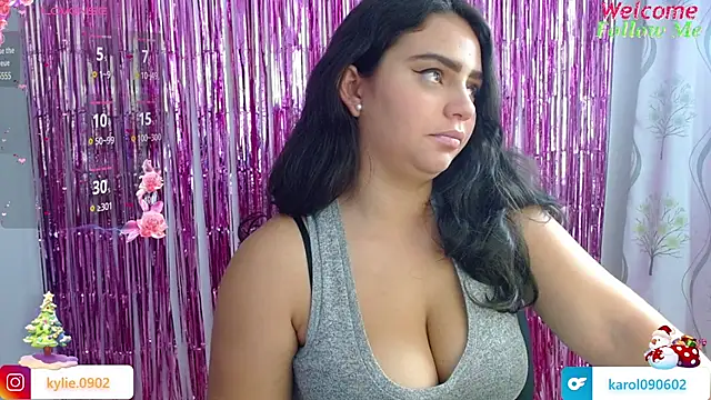 Snapshot of karol_9 chatting on December 14, 2024, 2:22 am karol 9 online show from December 14, 2024, 2:22 am
