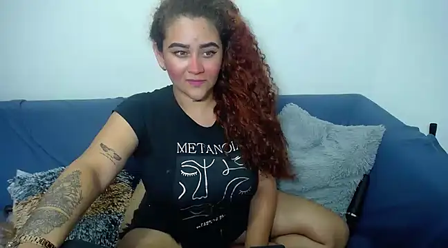 loly bigbooty4u online show from February 21, 2025, 5:46 am
