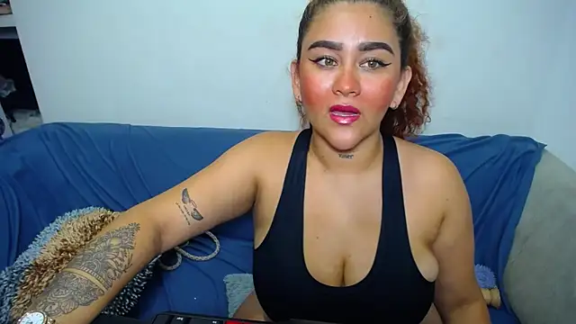 loly bigbooty4u online show from February 8, 2025, 4:47 am