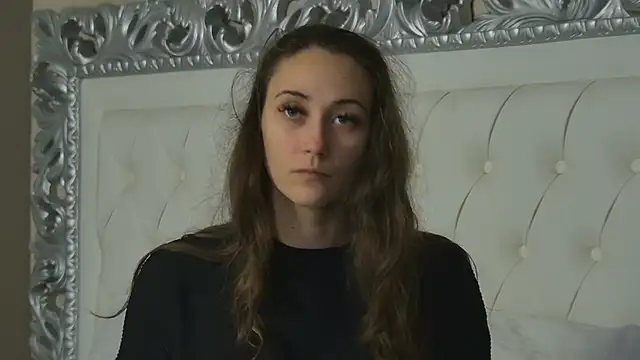 AliceMunro online show from December 5, 2025, 6:39 pm