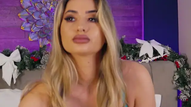 LoraDevine online show from December 15, 2025, 8:36 pm