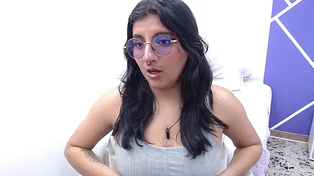 Snapshot of Alliccee chatting on February 24, 2025, 6:47 pm Alliccee online show from February 24, 2025, 6:47 pm