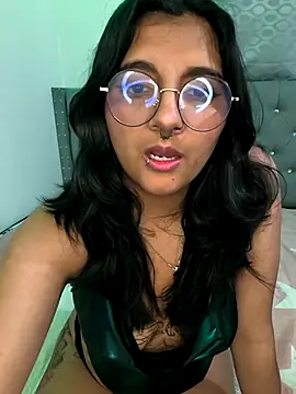 Snapshot of Alliccee chatting on March 8, 2025, 6:05 pm Alliccee online show from March 8, 2025, 6:05 pm