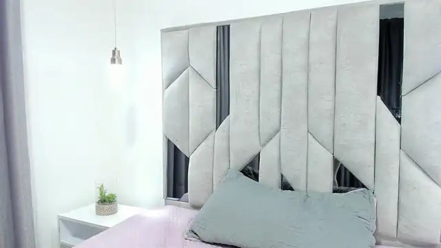 Alliccee online show from January 9, 2026, 6:59 pm