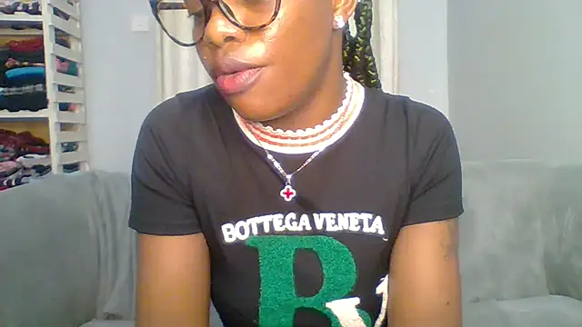 Petite 254 online show from March 26, 2026, 12:58 pm