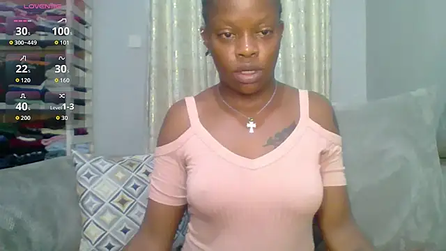 Snapshot of Petite_254 chatting on September 17, 2025, 11:18 pm Petite 254 online show from September 17, 2025, 11:18 pm