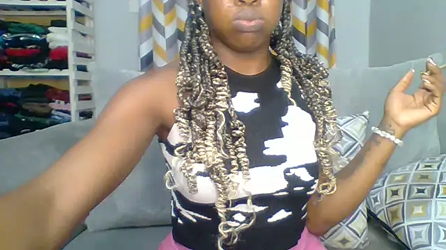 Snapshot of Petite_254 chatting on October 31, 2025, 12:46 pm Petite 254 online show from October 31, 2025, 12:46 pm