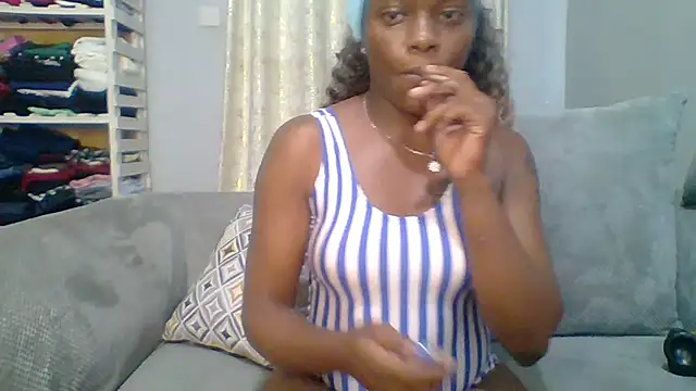 Snapshot of Petite_254 chatting on September 26, 2025, 10:33 am Petite 254 online show from September 26, 2025, 10:33 am