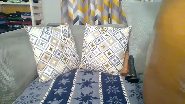 Snapshot of Petite_254 chatting on October 13, 2025, 9:38 pm Petite 254 online show from October 13, 2025, 9:38 pm