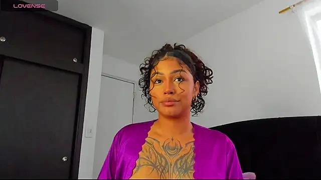 JuliaRose ks online show from May 16, 2026, 8:41 pm