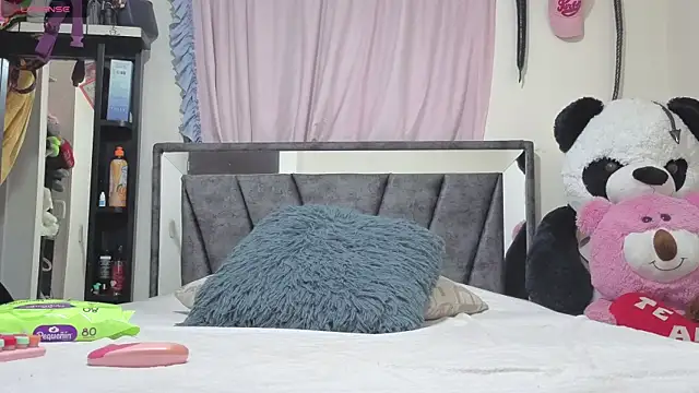 Snapshot of Hotsamantamature chatting on October 18, 2025, 2:02 am Hotsamantamature online show from October 18, 2025, 2:02 am