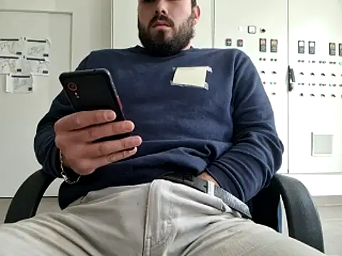 Snapshot of Leonormaldick chatting on February 6, 2026, 12:12 pm Leonormaldick online show from February 6, 2026, 12:12 pm