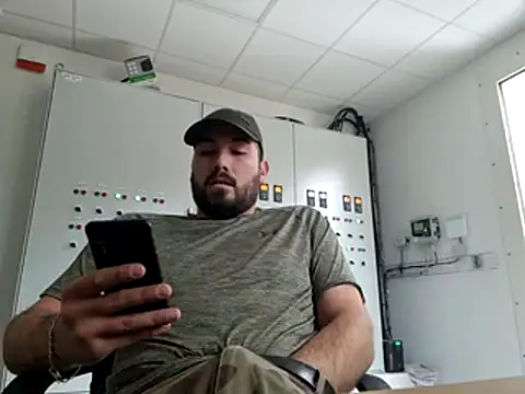 Snapshot of Leonormaldick chatting on December 15, 2025, 12:44 pm Leonormaldick online show from December 15, 2025, 12:44 pm