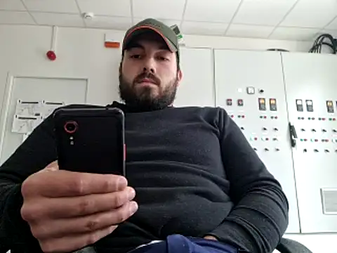 Snapshot of Leonormaldick chatting on February 4, 2026, 10:54 am Leonormaldick online show from February 4, 2026, 10:54 am