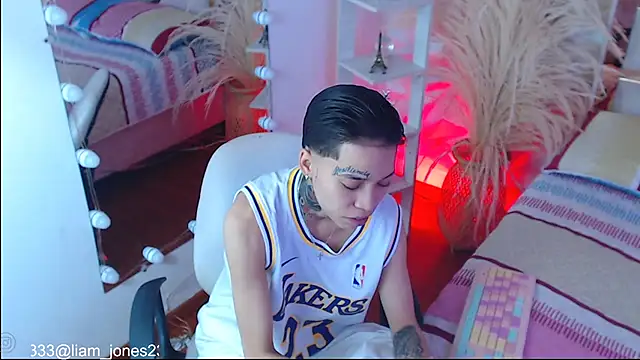 Jonesliam23 online show from November 14, 2025, 7:06 pm