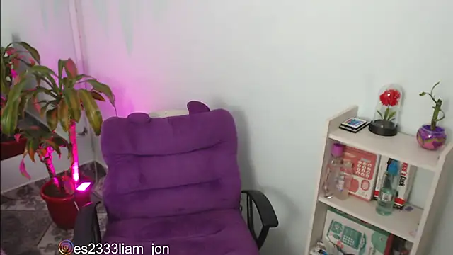 Jonesliam23 online show from March 17, 2025, 10:19 pm