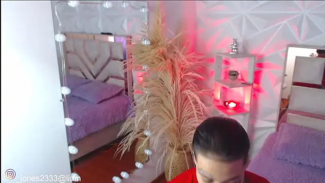 Jonesliam23 online show from October 18, 2025, 7:16 pm