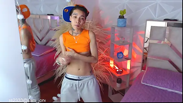 Jonesliam23 online show from September 22, 2025, 7:09 pm