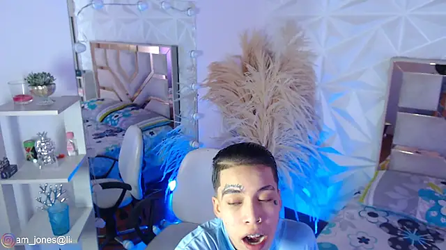 Jonesliam23 online show from March 21, 2026, 7:29 pm