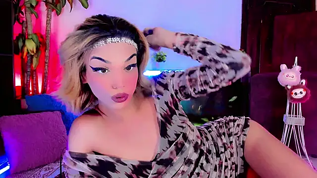 Snapshot of the-horus-girl chatting on September 19, 2025, 7:23 am the-horus-girl online show from September 19, 2025, 7:23 am