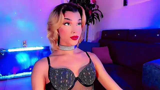 Snapshot of the-horus-girl chatting on October 10, 2025, 2:01 am the-horus-girl online show from October 10, 2025, 2:01 am